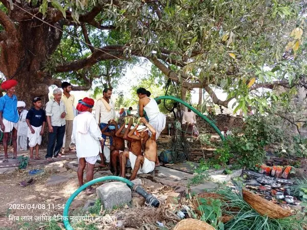 लाडपुरा में खेड़ाखूंट माताजी ओर भेरू जी मंदिर की पाती विसर्जन की लाडपुरा में खेड़ाखूंट माताजी ओर भेरू जी मंदिर की पाती विसर्जन की