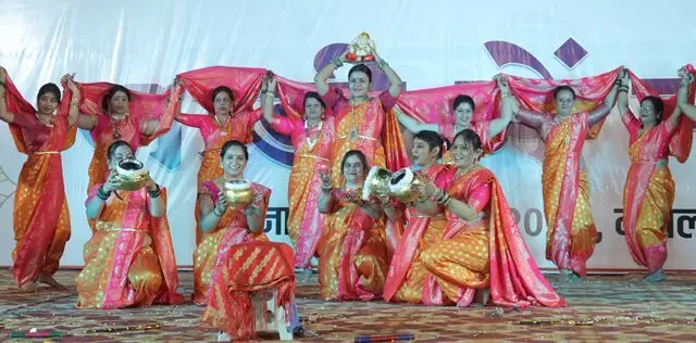 भारतीय संस्कृति में साड़ी से बेहतर कोई परिधान नहीं डॉली