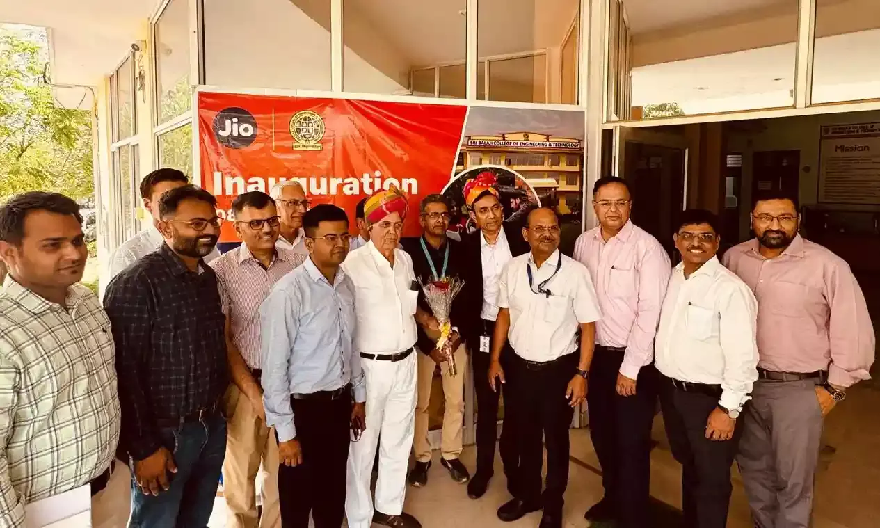 रिलायंस जियो ने जयपुर के श्री बालाजी कॉलेज में अपना पहला ‘मैनेज्ड वाई-फाई’ लॉन्च किया रिलायंस जियो ने जयपुर के श्री बालाजी कॉलेज में अपना पहला ‘मैनेज्ड वाई-फाई’ लॉन्च किया