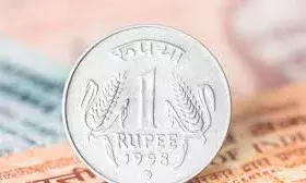 रुपया 47 पैसे टूटा