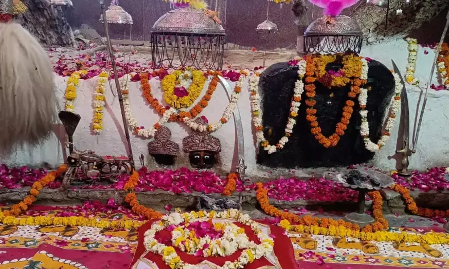 खाखरा वाला देवता मन्दिर पर मूर्ति स्थापना, 10 को होगा कन्या भोजन