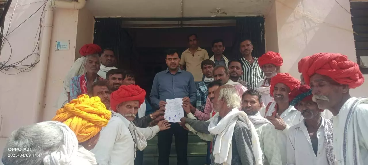किशनपुरा को पंचायत बरोदा में ही रखने को लेकर दिया एसडीएम को ज्ञापन किशनपुरा को पंचायत बरोदा में ही रखने को लेकर दिया एसडीएम को ज्ञापन