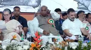 कांग्रेस अधिवेशन में सबको न्याय देने वाला ‘न्यायपथ प्रस्ताव’ ध्वनिमत से पारित कांग्रेस अधिवेशन में सबको न्याय देने वाला ‘न्यायपथ प्रस्ताव’ ध्वनिमत से पारित