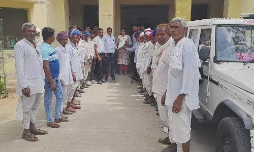 दौलतपुरा को जोरावरपुरा ग्राम पंचायत में ही रखने की मांग को लेकर तहसीलदार को दिया  ज्ञापन