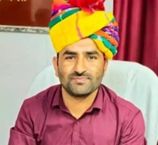 एसआई भर्ती परीक्षा घोटाला मामले में फतेहगढ़ के SDM हनुमान राम गिरफ्तार एसआई भर्ती परीक्षा घोटाला मामले में फतेहगढ़ के SDM हनुमान राम गिरफ्तार