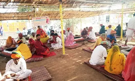 शतचंडी महायज्ञ में भक्तों ने लगाई आहुतियां