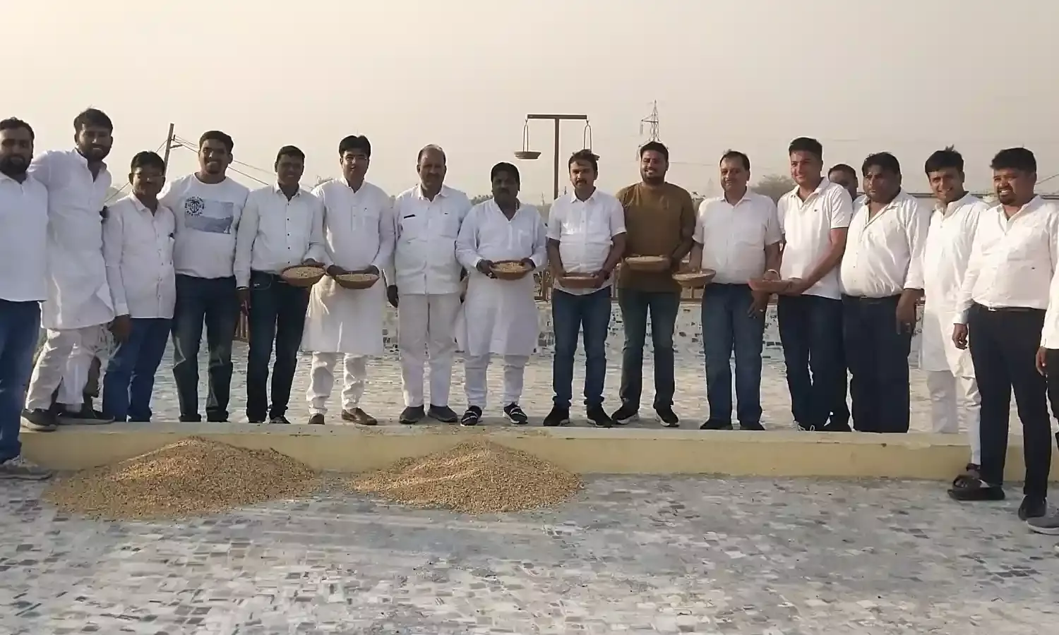 श्री नाकोड़ा पार्श्व पूर्णिमा मण्डल ने की गौसेवा एवं जीवदया