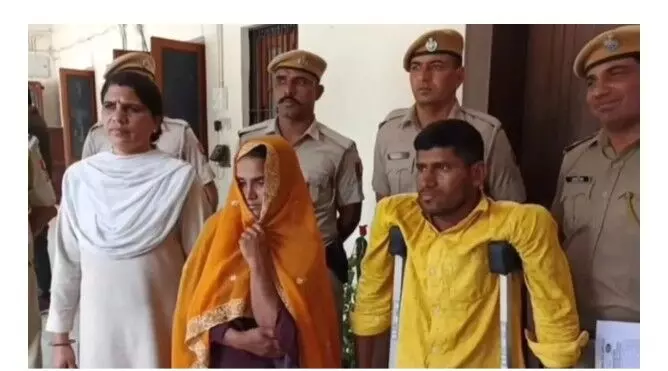 दिव्यांग प्रेमी के संग मिलकर पत्नी ने पति की गला काट की हत्या,पहले पिलाई शराब, अपने दोनों पुलिस गिरफ्त में दिव्यांग प्रेमी के संग मिलकर पत्नी ने पति की गला काट की हत्या,पहले पिलाई शराब, अपने दोनों पुलिस गिरफ्त में