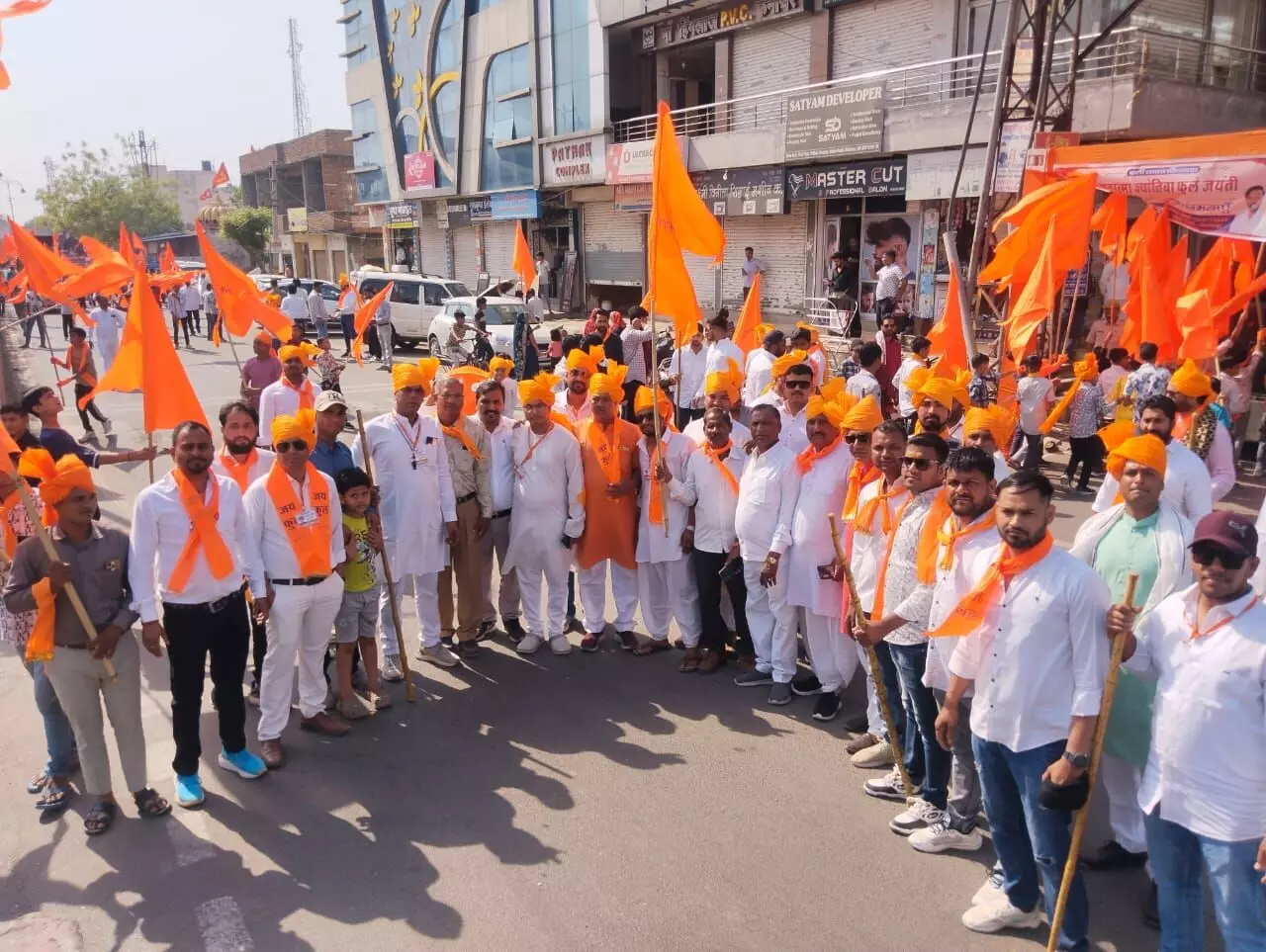 महात्मा ज्योतिबा फुले की जयंती धूमधाम से मनाई महात्मा ज्योतिबा फुले की जयंती धूमधाम से मनाई