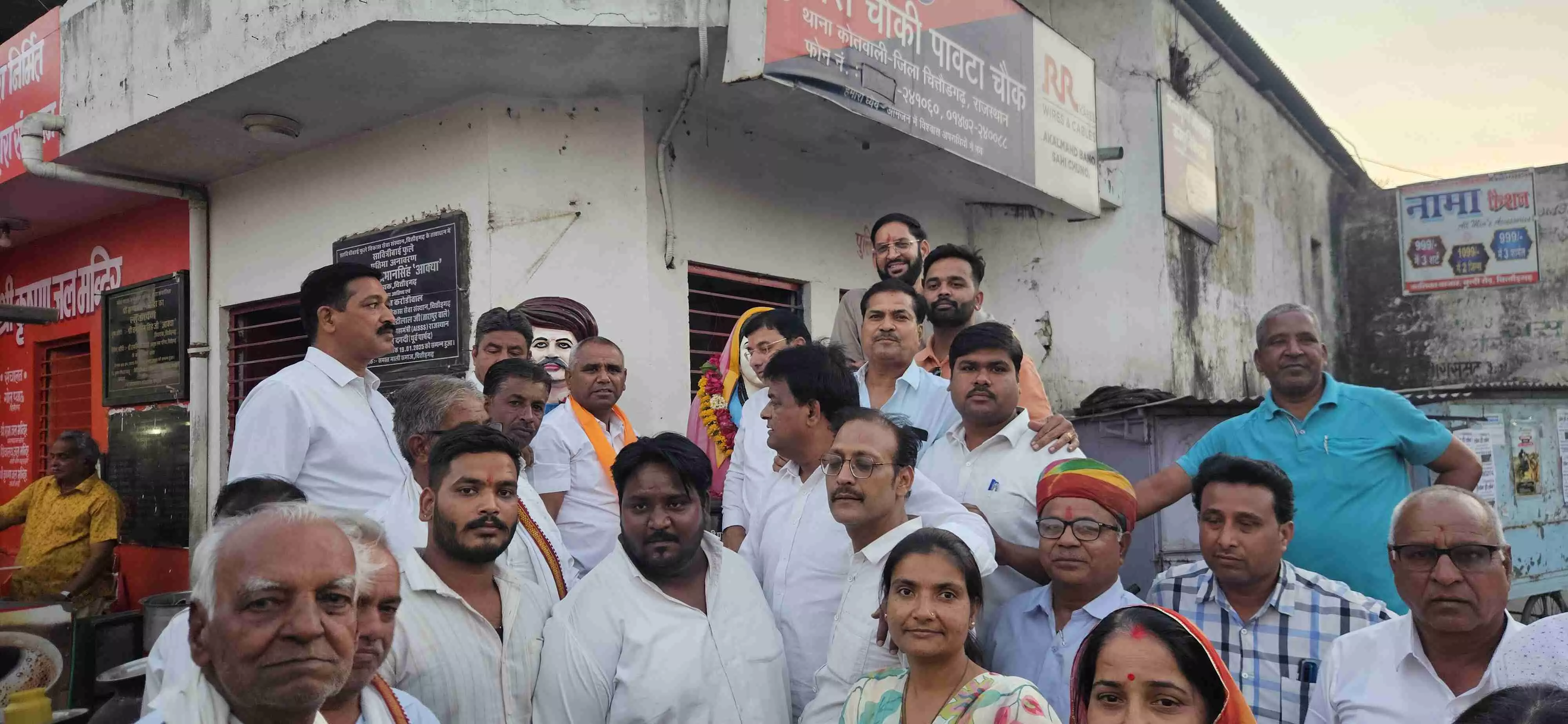 जिला अध्यक्ष गाडरी ने ज्योति राव फुले को श्रद्धांजलि अर्पित की जिला अध्यक्ष गाडरी ने ज्योति राव फुले को श्रद्धांजलि अर्पित की