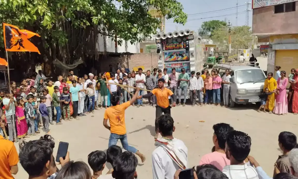 केकड़ी की अखाड़ा टीम ने दिखाए करतब