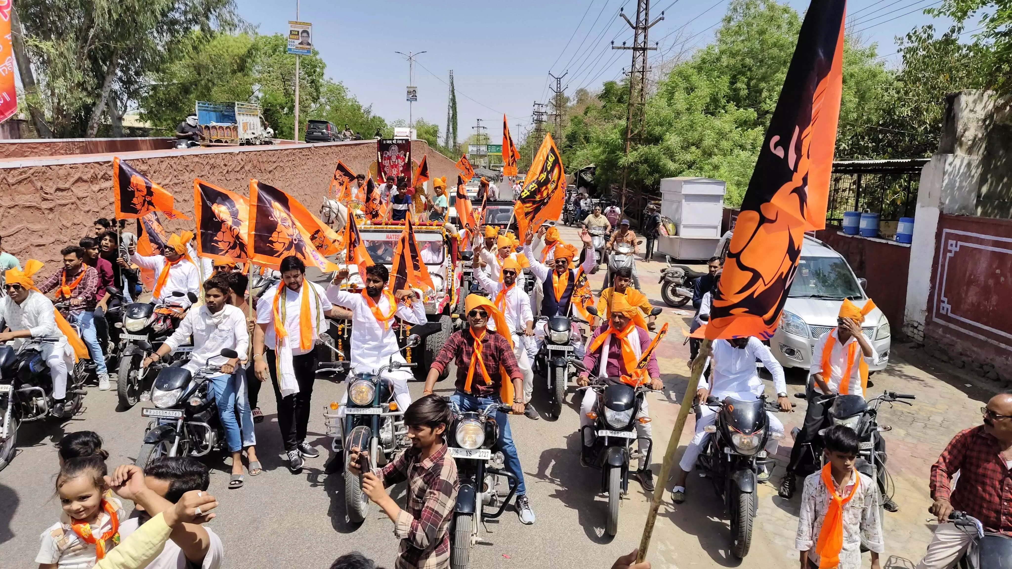 वैष्णव समाज ने निकाली हनुमान जन्मोत्सव पर शोभायात्रा वैष्णव समाज ने निकाली हनुमान जन्मोत्सव पर शोभायात्रा