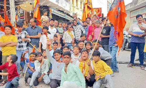 रायला में हनुमान जन्मोत्सव पर निकली भव्य शोभायात्रा