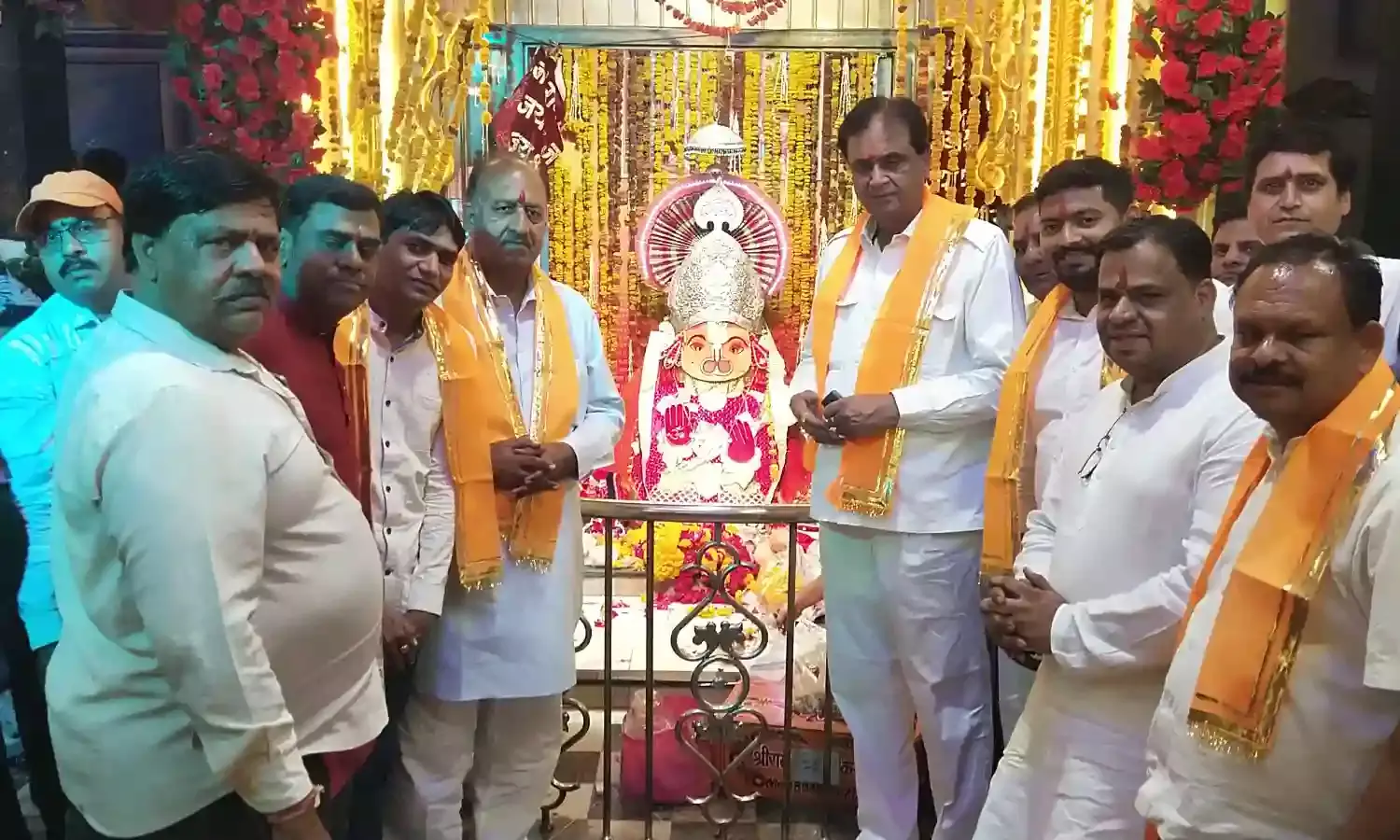 हनुमान जन्मोत्सव किए मंदिरों में देव दर्शन, खुशहाली की कामना की हनुमान जन्मोत्सव किए मंदिरों में देव दर्शन, खुशहाली की कामना की