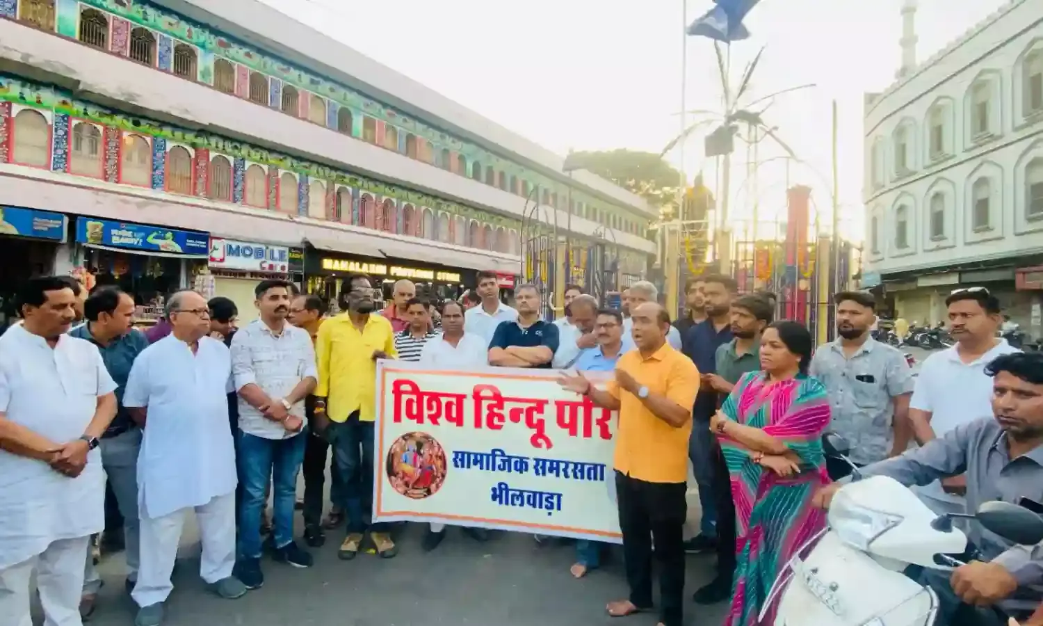 भारत के संविधान निर्माता डॉ भीम राव अम्बेडकर की जयंती मनाई भारत के संविधान निर्माता डॉ भीम राव अम्बेडकर की जयंती मनाई