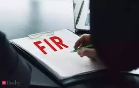सेल्समैन सहित चार साथियों से की मारपीट, केस दर्ज सेल्समैन सहित चार साथियों से की मारपीट, केस दर्ज