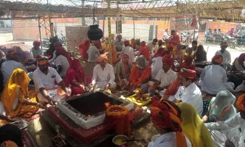 यज्ञ से आध्यात्मिक संपदा की प्राप्ति होती है -वेदाचार्य यज्ञ से आध्यात्मिक संपदा की प्राप्ति होती है -वेदाचार्य