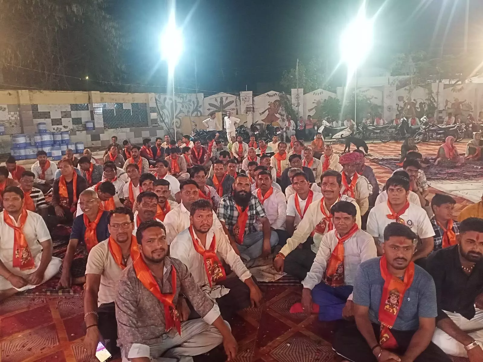 तेली समाज युवा फाउंडेशन द्वारा एक शाम गौ माता के नाम भजन संध्या संपन्न तेली समाज युवा फाउंडेशन द्वारा एक शाम गौ माता के नाम भजन संध्या संपन्न