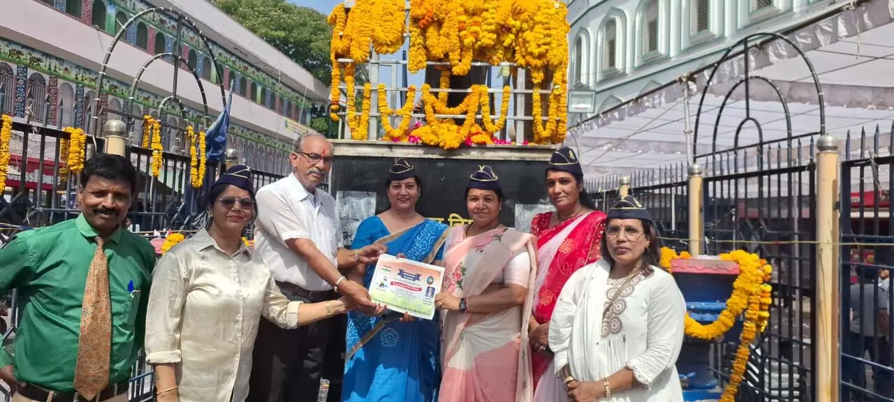 अंबेडकर जी की जयंती पर माल्यार्पण अंबेडकर जी की जयंती पर माल्यार्पण