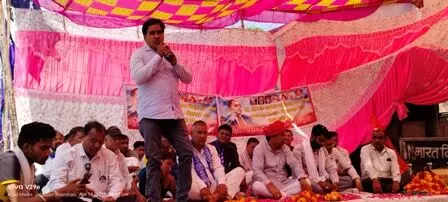 जहाजपुर में अंबेडकर जयंती पर जुलूस व आम सभा का आयोजन, मुस्लिम समाज ने बरसाए फूल जहाजपुर में अंबेडकर जयंती पर जुलूस व आम सभा का आयोजन, मुस्लिम समाज ने बरसाए फूल