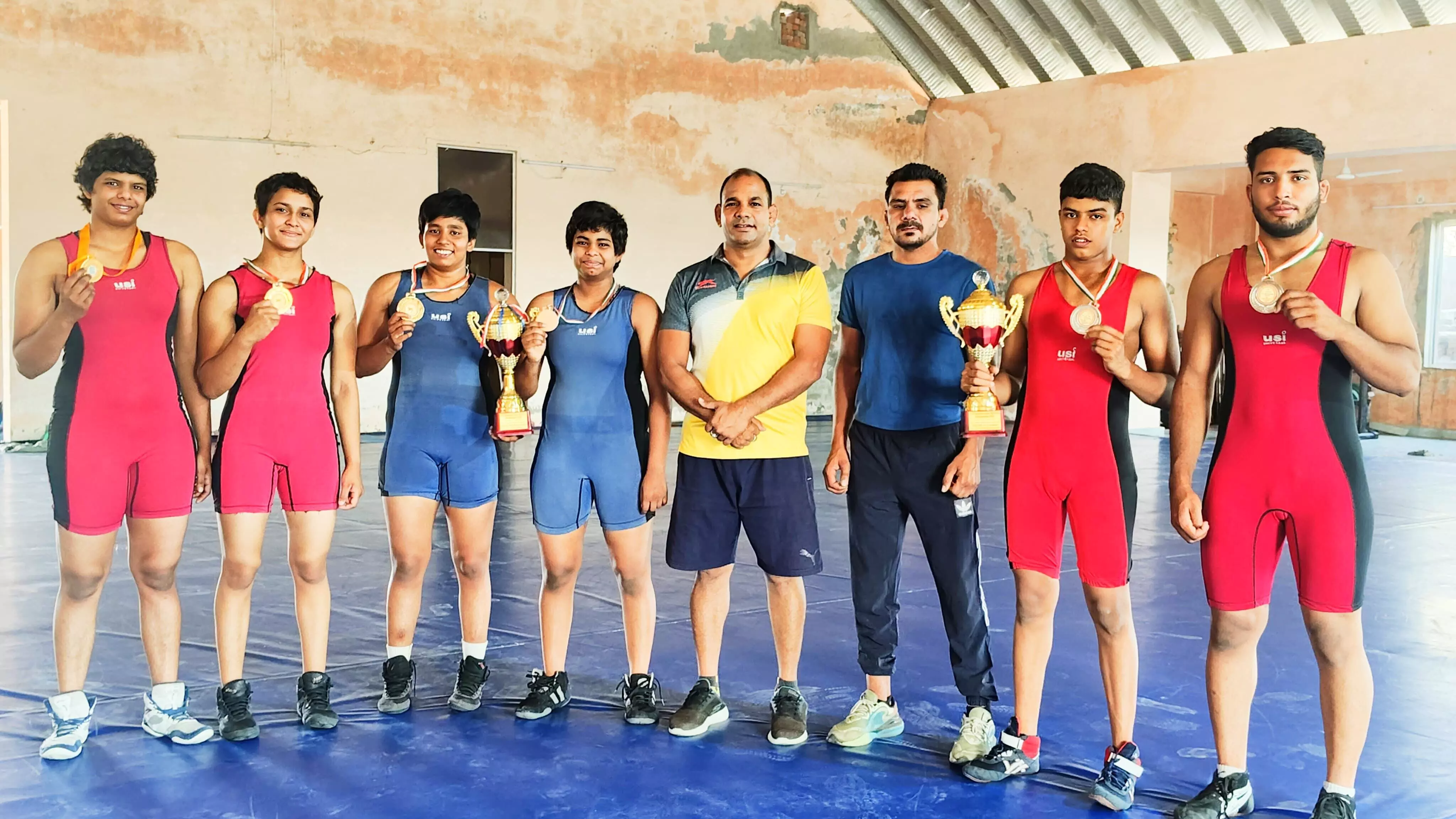 भीलवाड़ा के पुरुष व महिला पहलवानों ने कुश्ती में जीती जनरल चैंपियनशिप भीलवाड़ा के पुरुष व महिला पहलवानों ने कुश्ती में जीती जनरल चैंपियनशिप