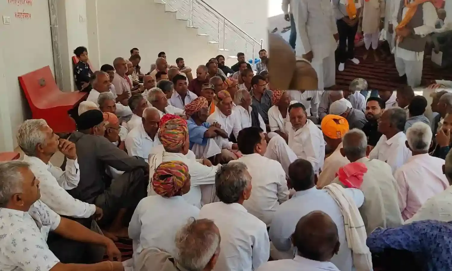 मेवलीया प्रजापति समाज मेवाड़ चौखला की मासिक बैठक संपन्न, भामाशाह का किया सम्मान