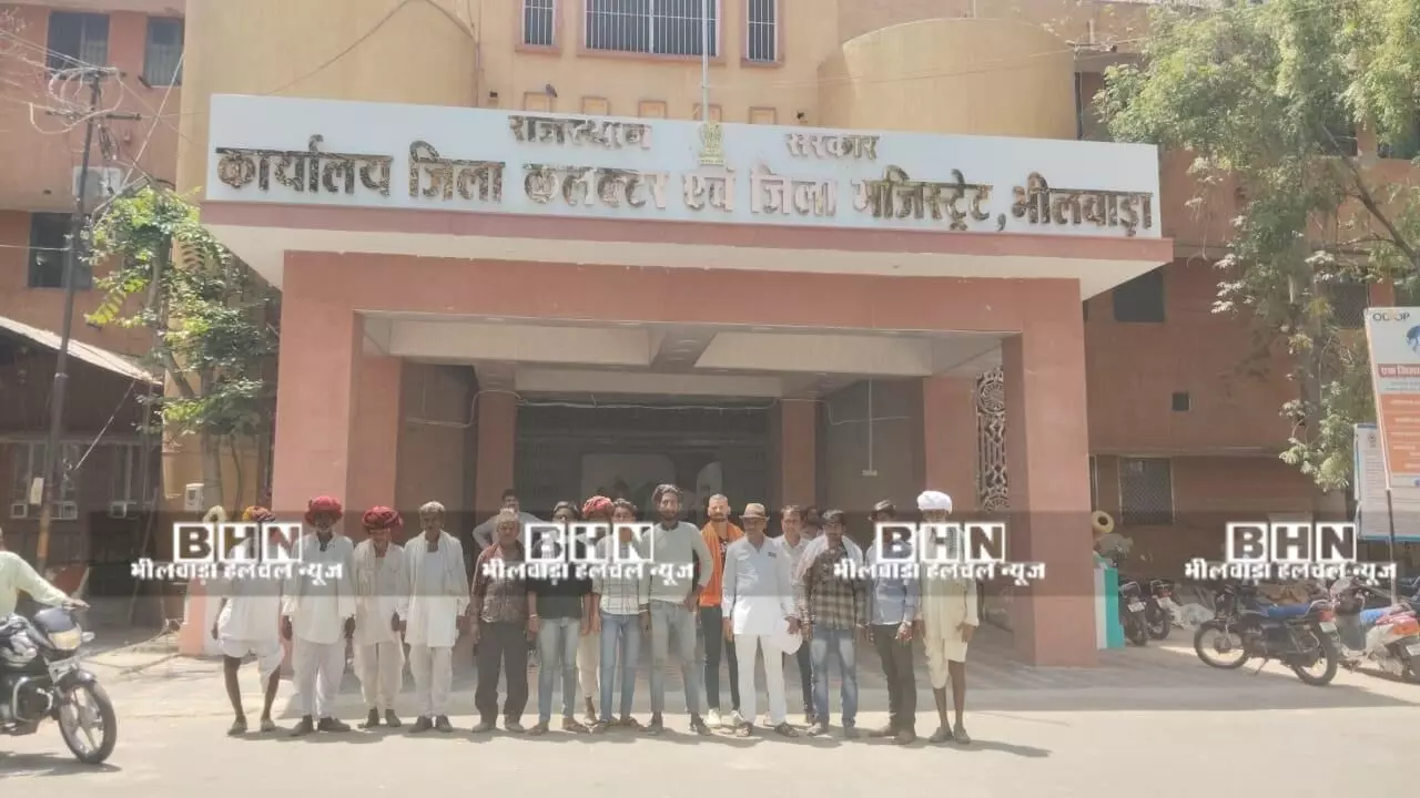 हर्षलों की झोपडिया को ग्राम पंचायत किशनगढ़ में जोड़ने का विरोध, ग्रामीणों ने खून से हस्ताक्षर कर कलेक्टर को दिया ज्ञापन हर्षलों की झोपडिया को ग्राम पंचायत किशनगढ़ में जोड़ने का विरोध, ग्रामीणों ने खून से हस्ताक्षर कर कलेक्टर को दिया ज्ञापन