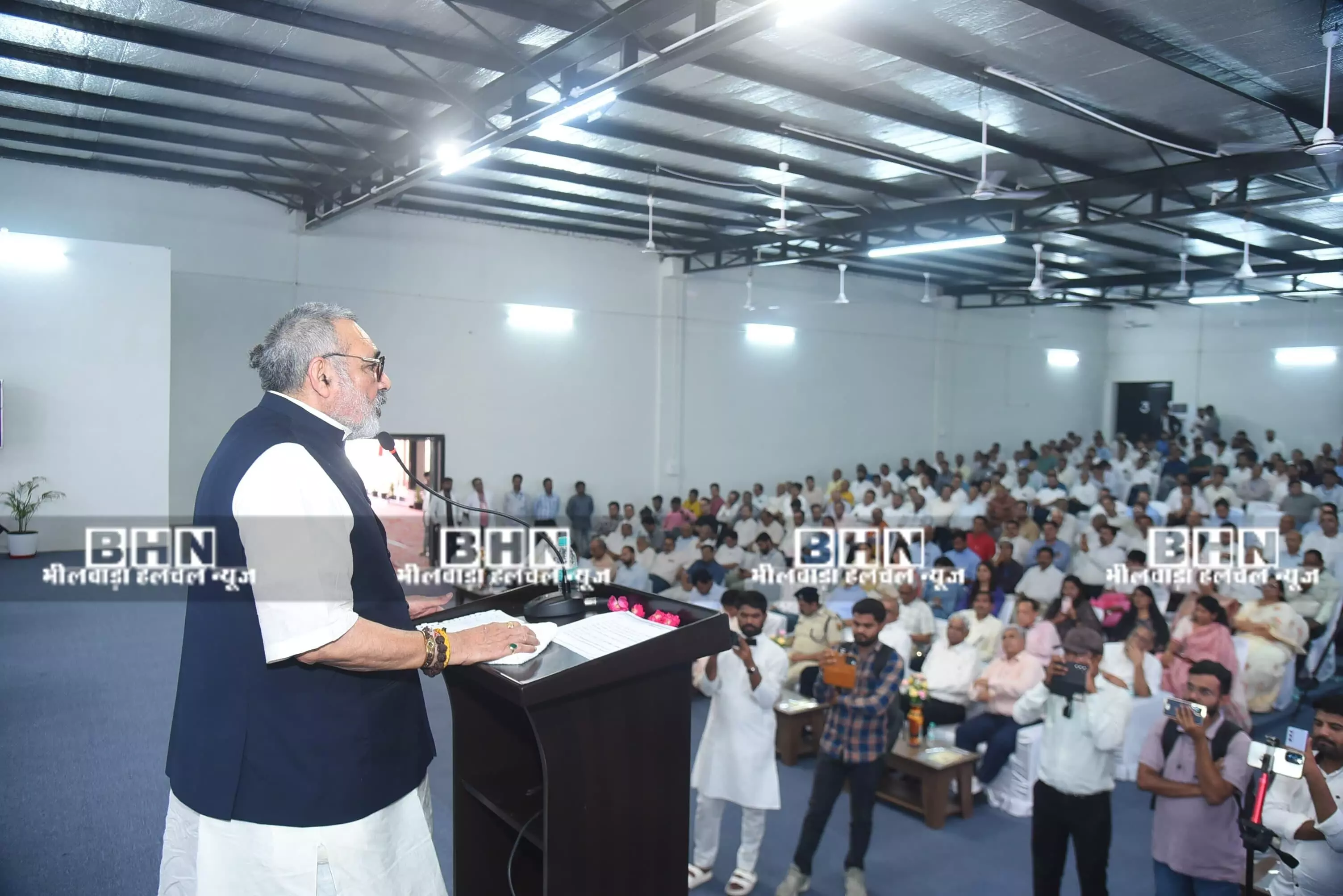 देश टेक्सटाइल्स के क्षेत्र में नई ऊंचाइयों की ओर, बढ़ती ऊंचाइयों में भीलवाड़ा जिले का अहम योगदान- केंद्रीय वस्त्र मंत्री देश टेक्सटाइल्स के क्षेत्र में नई ऊंचाइयों की ओर, बढ़ती ऊंचाइयों में भीलवाड़ा जिले का अहम योगदान- केंद्रीय वस्त्र मंत्री