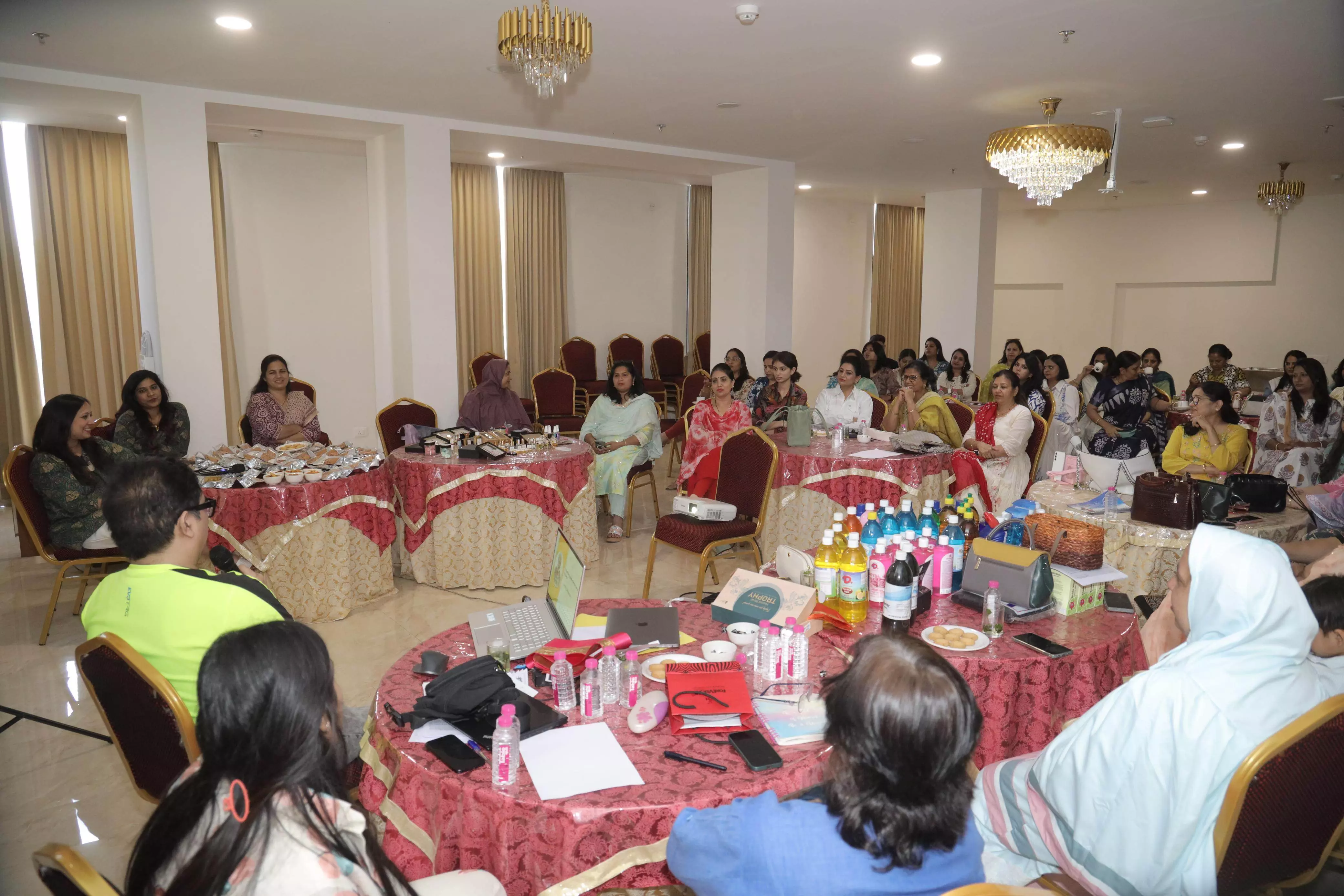 कम्युनिकेशन स्किल्स व्यवसाय की सफलता की कुंजी : डॉ. सिंह कम्युनिकेशन स्किल्स व्यवसाय की सफलता की कुंजी : डॉ. सिंह