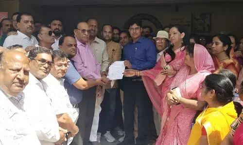 संतों के साथ मारपीट की निष्पक्ष जांच व अपराधियों पर कठोर कार्यवाही की मांग, सकल जैन समाज ने सौंपा ज्ञापन संतों के साथ मारपीट की निष्पक्ष जांच व अपराधियों पर कठोर कार्यवाही की मांग, सकल जैन समाज ने सौंपा ज्ञापन