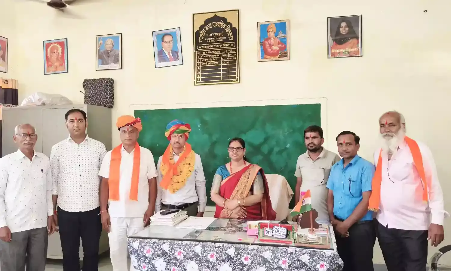 टोंक शिक्षक संघ के जिलाध्यक्ष का फूलिया कलाँ में अभिनंदन टोंक शिक्षक संघ के जिलाध्यक्ष का फूलिया कलाँ में अभिनंदन