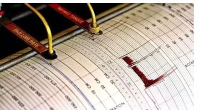 जम्मू-कश्मीर में भूकंप के झटके , दहशत में घरों से बाहर निकले लोग, दिल्ली भी हिली जम्मू-कश्मीर में भूकंप के झटके , दहशत में घरों से बाहर निकले लोग, दिल्ली भी हिली
