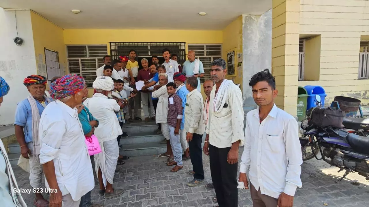 छाछेड़ी को ग्राम पंचायत आमली पुरावतान् में जोड़ने की मांग, ग्रामीण ने सौंपा ज्ञापन छाछेड़ी को ग्राम पंचायत आमली पुरावतान् में जोड़ने की मांग, ग्रामीण ने सौंपा ज्ञापन