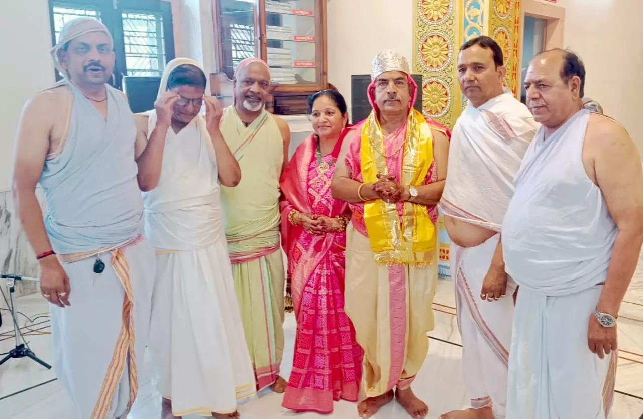 नेमिनाथ मंदिर में पार्श्वनाथ भगवान विधान का आयोजन नेमिनाथ मंदिर में पार्श्वनाथ भगवान विधान का आयोजन