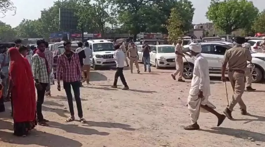 मंदिर से दर्शन कर दादी के साथ लौट रहे बच्चे को टाइगर उठा ले गया मंदिर से दर्शन कर दादी के साथ लौट रहे बच्चे को टाइगर उठा ले गया