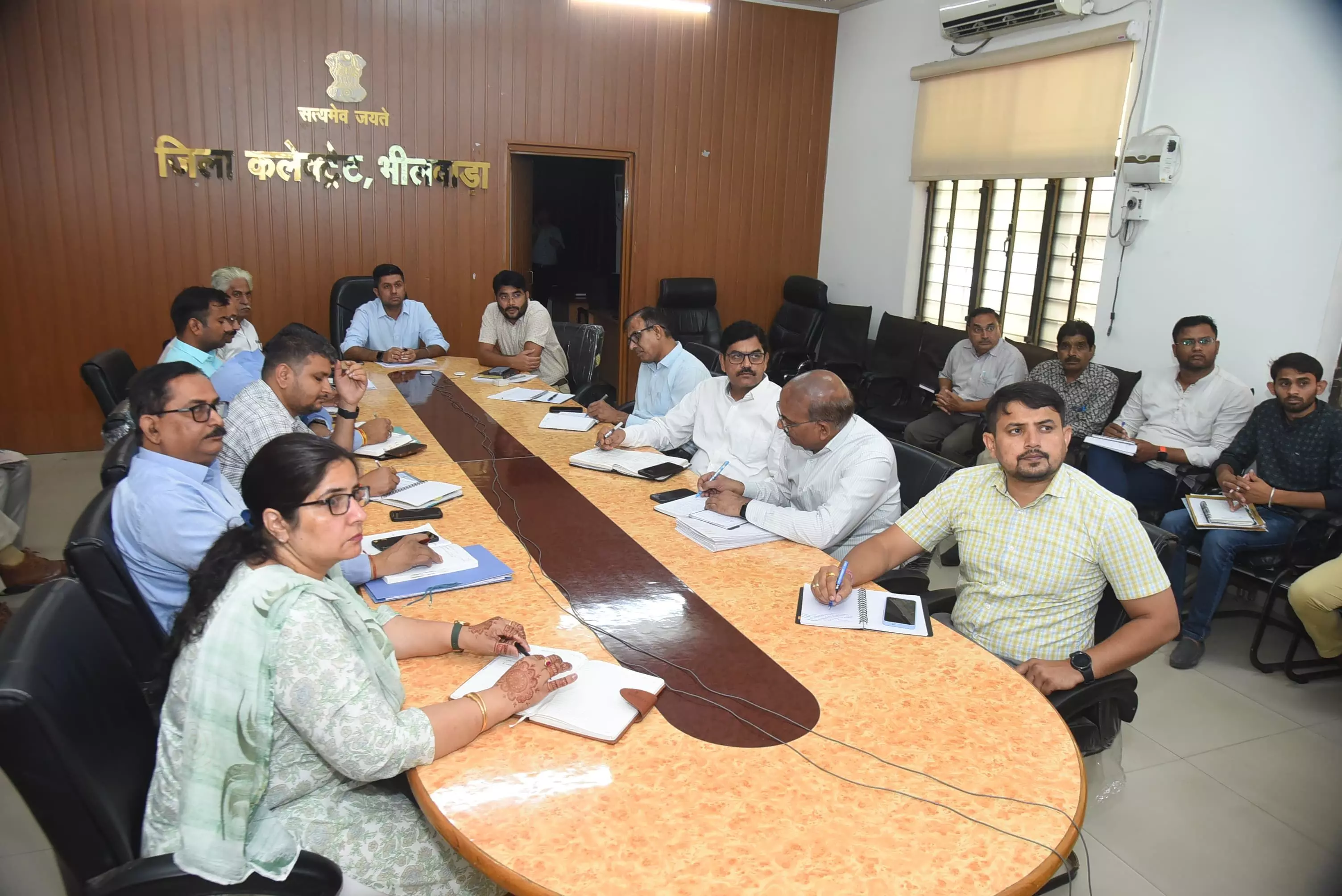हीट वेव से बचाव व रोकथाम के लिए संबंधित अधिकारी रहे अलर्ट मोड़ पर - जिला कलेक्टर हीट वेव से बचाव व रोकथाम के लिए संबंधित अधिकारी रहे अलर्ट मोड़ पर - जिला कलेक्टर