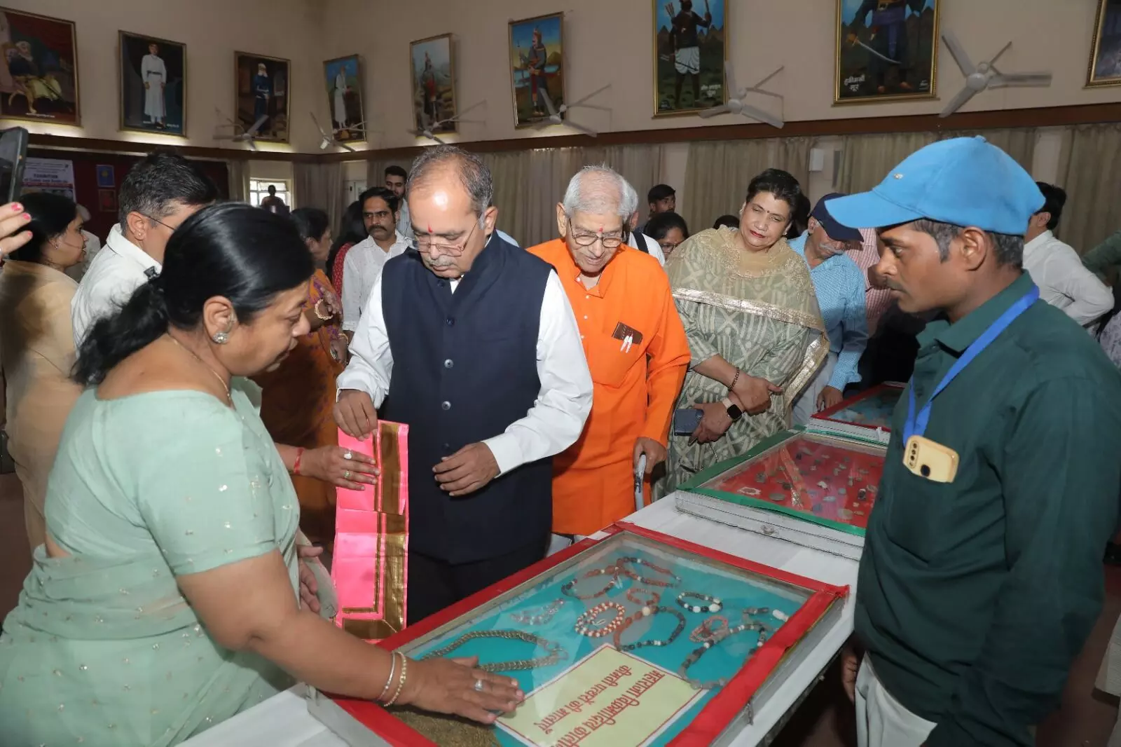प्राचीन समय के विभिन्न कालों की मुद्रा और मुद्रिका की प्रदर्शनी का आयोजन प्राचीन समय के विभिन्न कालों की मुद्रा और मुद्रिका की प्रदर्शनी का आयोजन