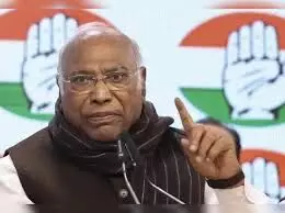 नेशनल हेराल्ड पर गरमाई सियासत, खरगे बोले – जो गलत नहीं, उसे गलत साबित किया जा रहा है नेशनल हेराल्ड पर गरमाई सियासत, खरगे बोले – जो गलत नहीं, उसे गलत साबित किया जा रहा है