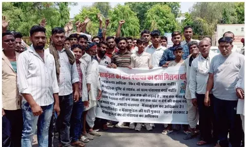 नाथड़ियास में शामिल करने के फैसले पर भड़के भैसाकुण्डल के लोग, ग्राम पंचायत बनाने की मांग नाथड़ियास में शामिल करने के फैसले पर भड़के भैसाकुण्डल के लोग, ग्राम पंचायत बनाने की मांग