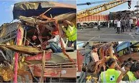 कार  को बचाने के प्रयास में गलत दिशा में जा कर  बस  से  टकराया ,  ट्रकचकनाचूर हुई बस, 37 बाराती   घायल