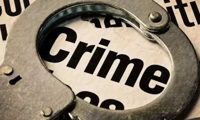 गर्लफ्रेंड से मिलने पहुंचा तो 4 भाइयों ने पकड़ा, लड़की के हाथों कटवा दिया लड़के का प्राइवेट पार्ट गर्लफ्रेंड से मिलने पहुंचा तो 4 भाइयों ने पकड़ा, लड़की के हाथों कटवा दिया लड़के का प्राइवेट पार्ट