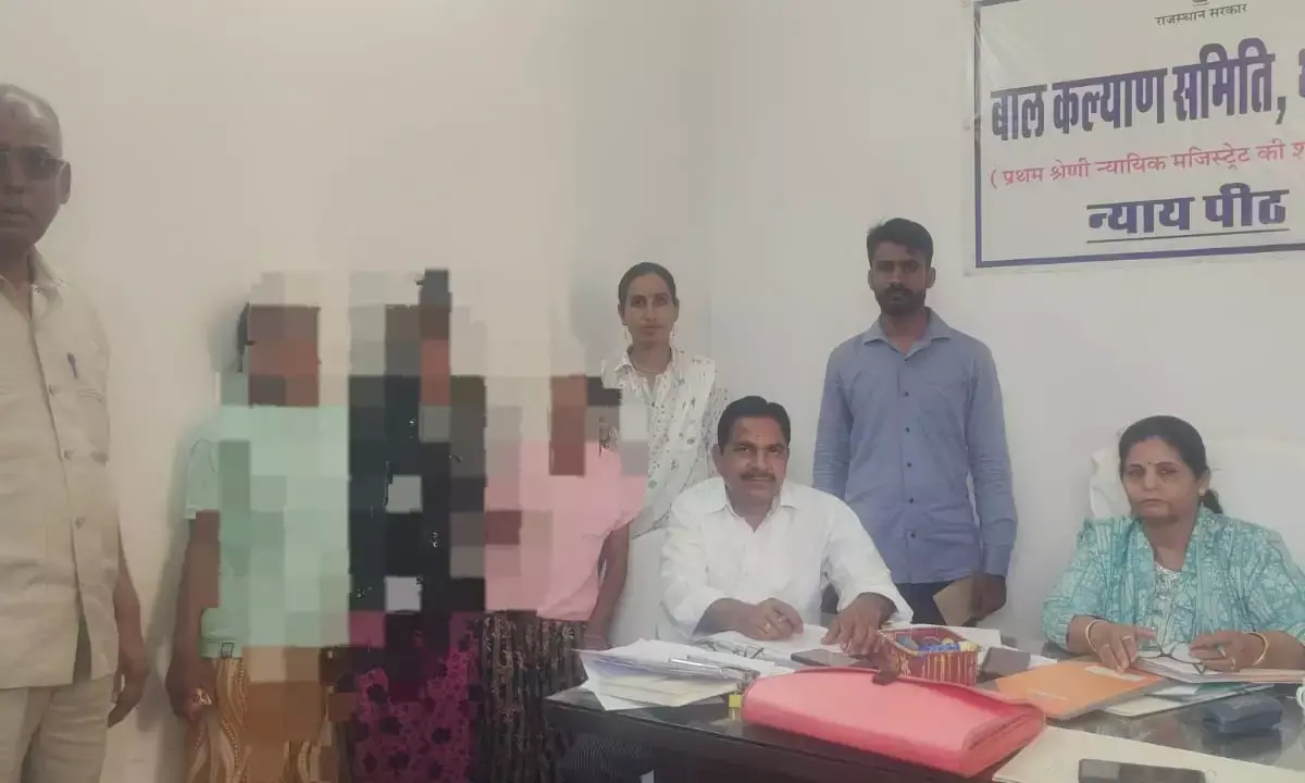 तंवर इंडस्ट्री से बालश्रम करती दो बालिकाओं को कराया मुक्त तंवर इंडस्ट्री से बालश्रम करती दो बालिकाओं को कराया मुक्त