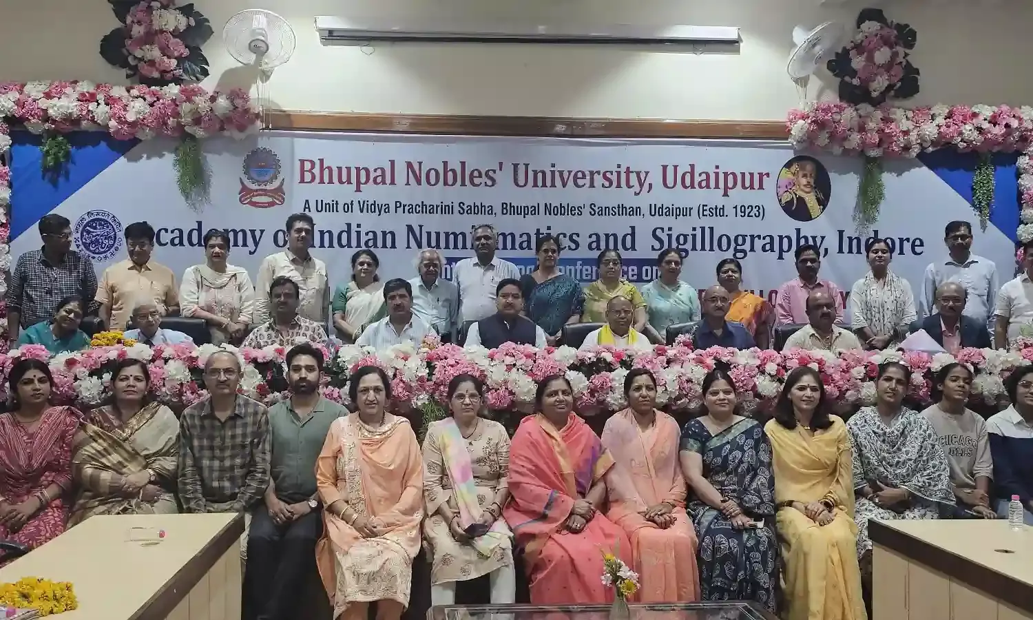 छोटी-छोटी मुद्राओं में छिपा है इतिहास का रहस्य- चुन्नीलाल गरासिया