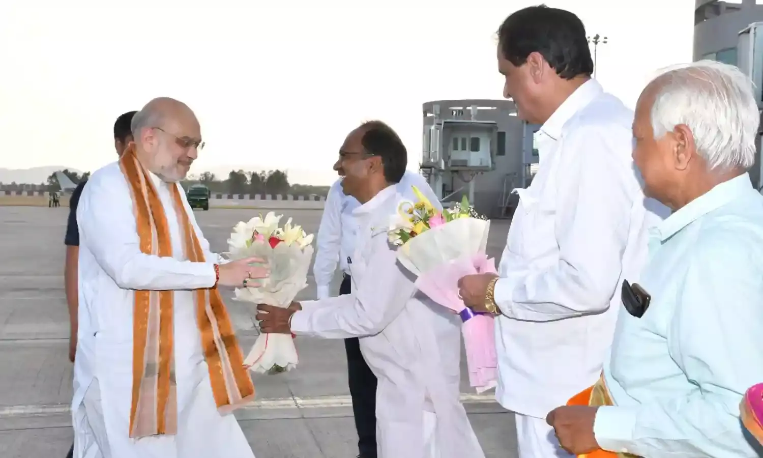 केंद्रीय गृहमंत्री शाह डबोक पहुंचे, दिल्ली प्रस्थान केंद्रीय गृहमंत्री शाह डबोक पहुंचे, दिल्ली प्रस्थान