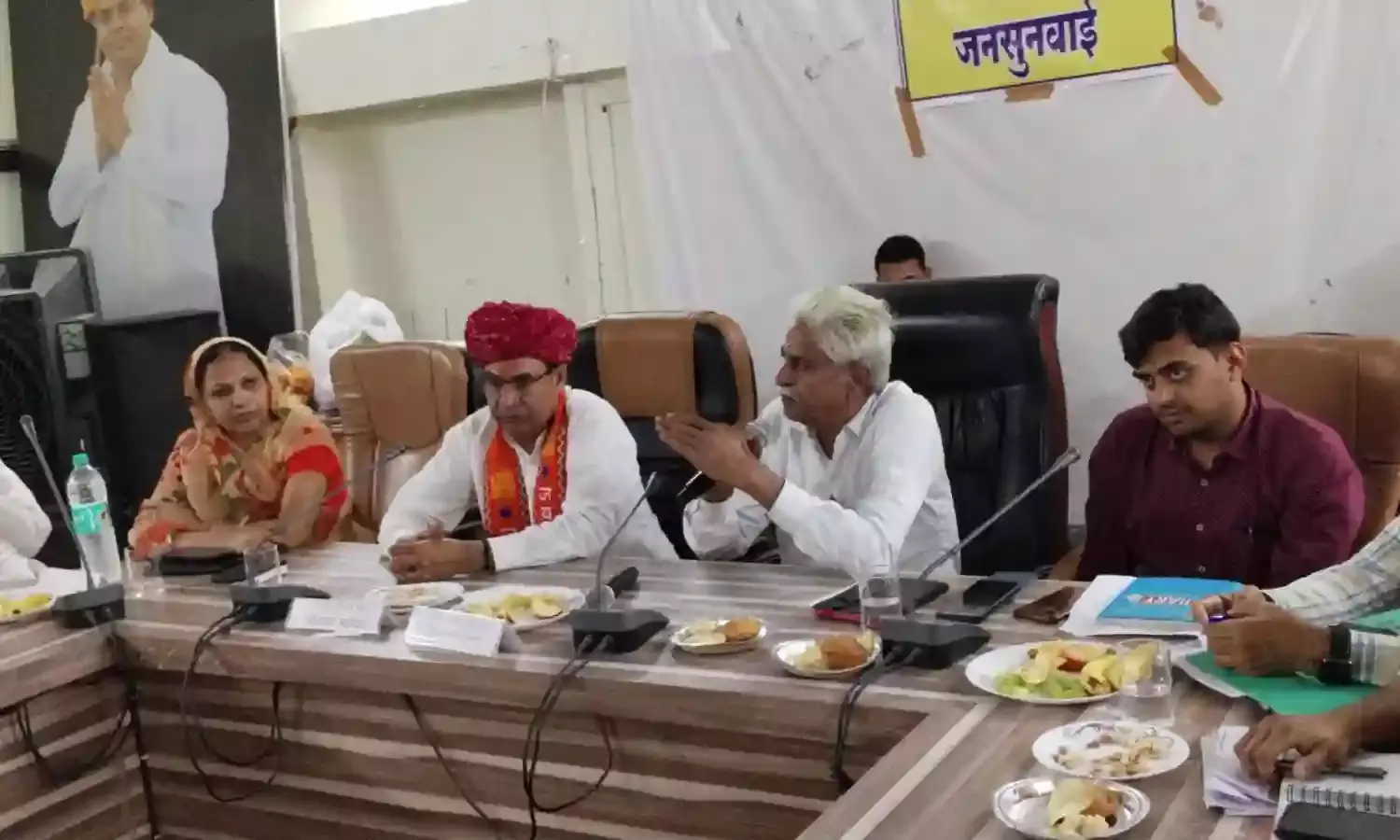 जनसुनवाई में छाए बिजली, पानी और चंबल परियोजना के मुद्दे जनसुनवाई में छाए बिजली, पानी और चंबल परियोजना के मुद्दे