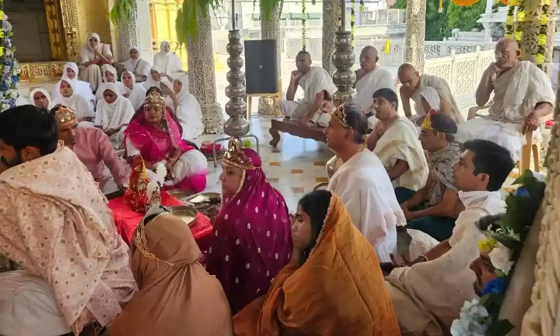 पार्श्वनाथ प्रभु का च्यवन कल्याणक, जन्म कल्याणक व दीक्षा कल्याणक महोत्सव सम्पन्न पार्श्वनाथ प्रभु का च्यवन कल्याणक, जन्म कल्याणक व दीक्षा कल्याणक महोत्सव सम्पन्न