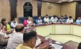 प्रमुख सचिव ने छुट्टी के दिन बुलाई बैठक,हीटवेव को लेकर  दिए सख्त निर्देश, एक भी रोगी के जीवन को नहीं हो खतरा