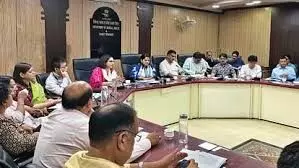 प्रमुख सचिव ने छुट्टी के दिन बुलाई बैठक,हीटवेव को लेकर दिए सख्त निर्देश, एक भी रोगी के जीवन को नहीं हो खतरा प्रमुख सचिव ने छुट्टी के दिन बुलाई बैठक,हीटवेव को लेकर दिए सख्त निर्देश, एक भी रोगी के जीवन को नहीं हो खतरा