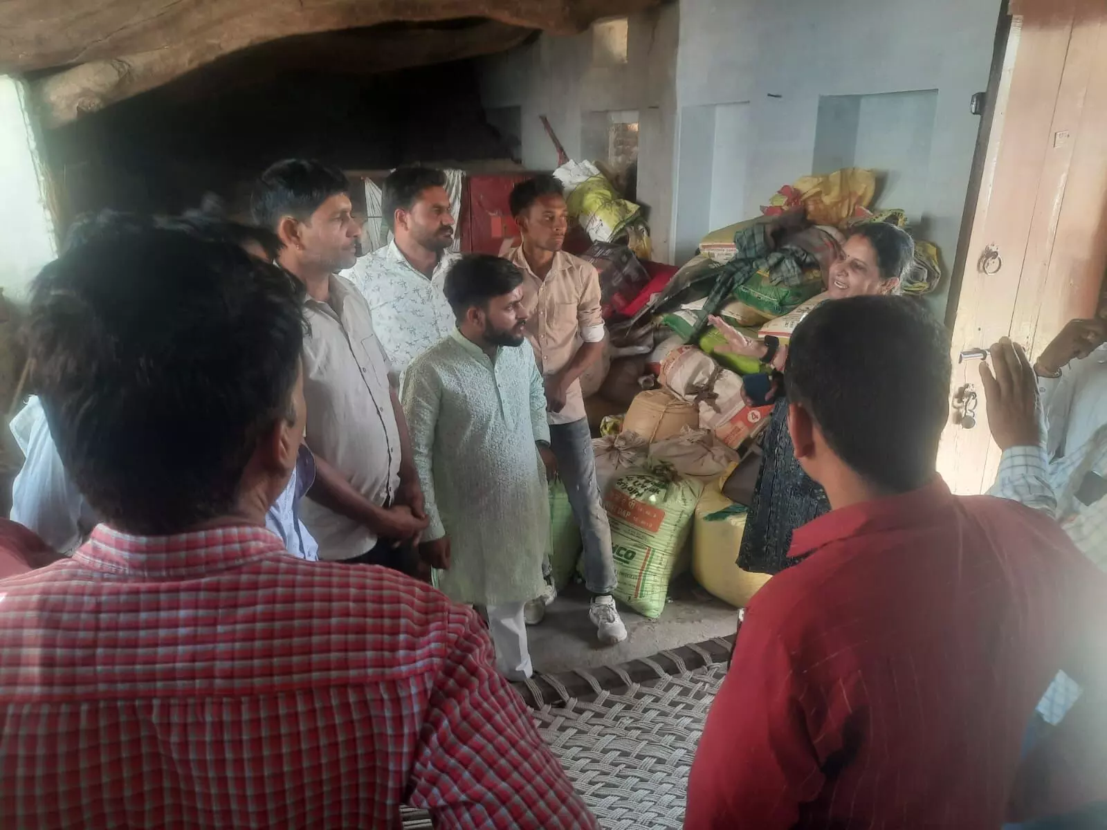 जिला प्रशासन, बाल कल्याण समिति एवं चाइल्ड हेल्पलाइन ने दो नाबालिग बहनों की रूकवाई शादी जिला प्रशासन, बाल कल्याण समिति एवं चाइल्ड हेल्पलाइन ने दो नाबालिग बहनों की रूकवाई शादी