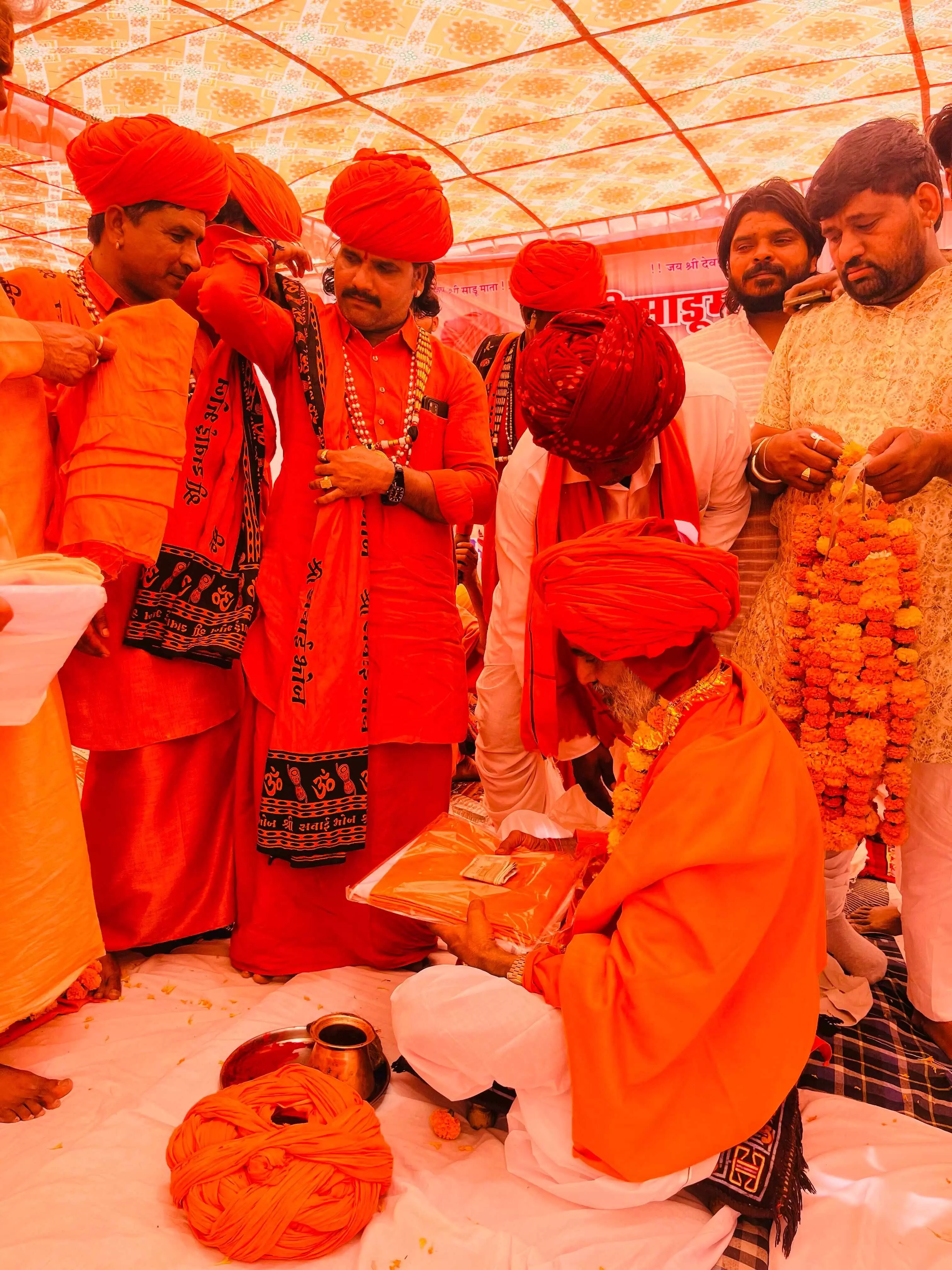 श्री साडू माता की तांबेसर बावड़ी पर विशाल भंडारा एवं महंत चादर समारोह श्रद्धापूर्वक सम्पन्न श्री साडू माता की तांबेसर बावड़ी पर विशाल भंडारा एवं महंत चादर समारोह श्रद्धापूर्वक सम्पन्न